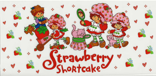 Strawberry Shortcake 09 - Looking in handheld mirror