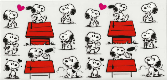Snoopy 08 - Snoopy on top of red dog house